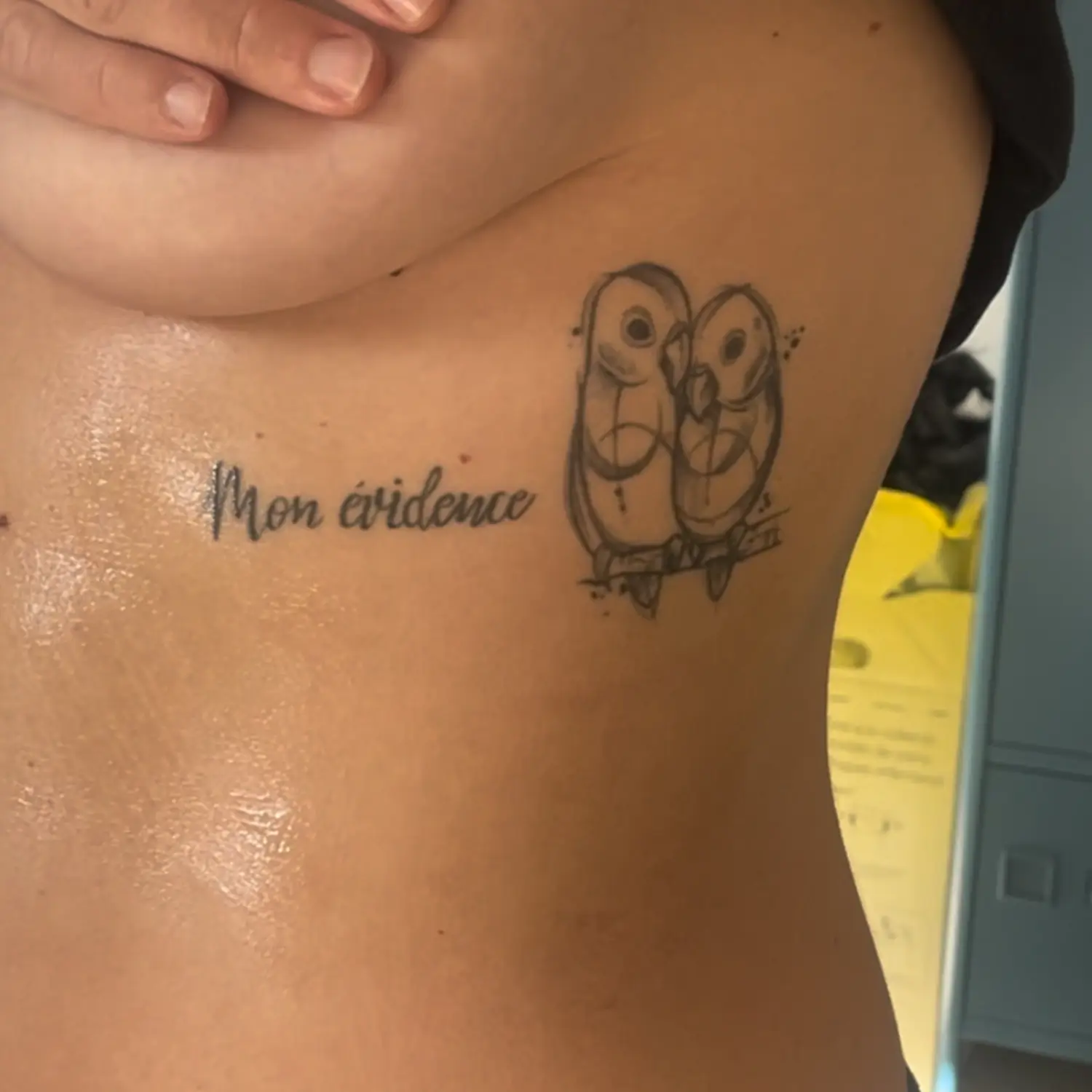 Cover d'un tatouage sur les côtes
